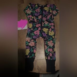 Bonds size 2 18-24 months excellent used condition. Wore twice. Hung to dry
